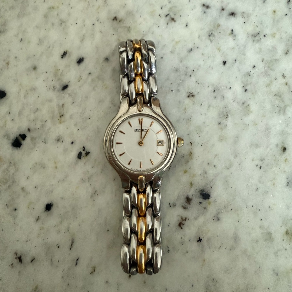 Vintage Seiko Women's Silver and Gold Watch